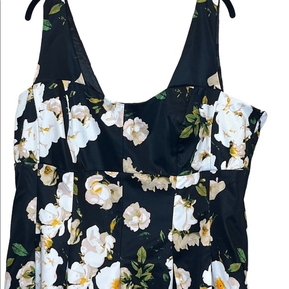 CITY CHIC Floral Senorita Dress - Picture 3 of 6